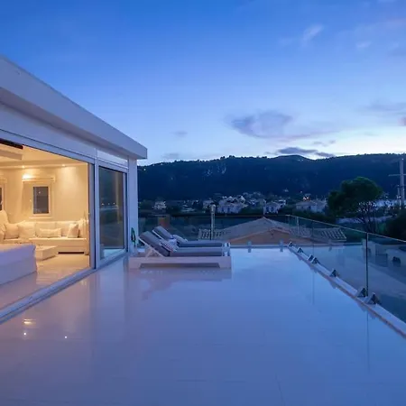Villa La Reina Lefkada City