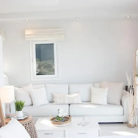 La Reina Villa